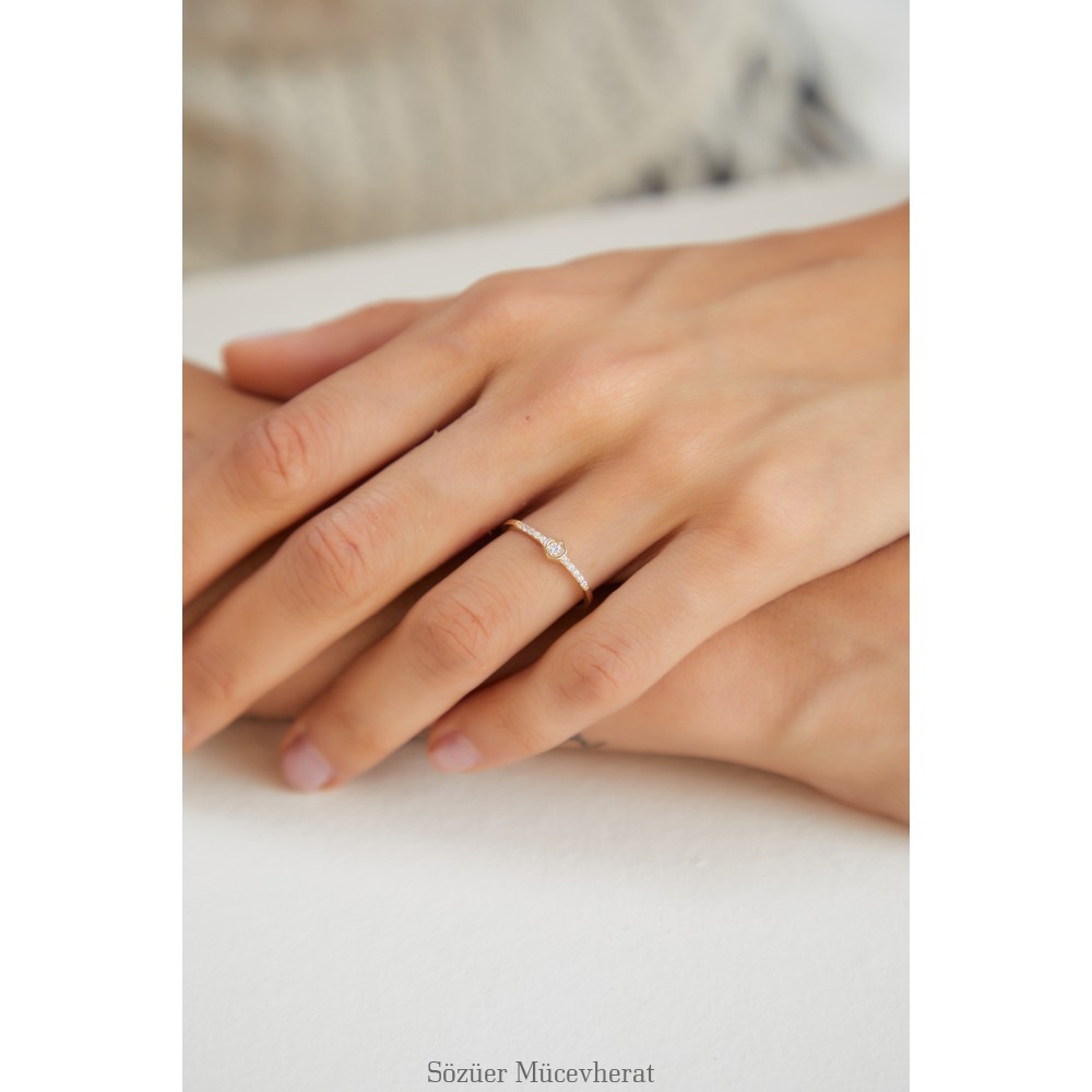 KENARLARI TAŞLI ALTIGEN ALTIN YÜZÜK