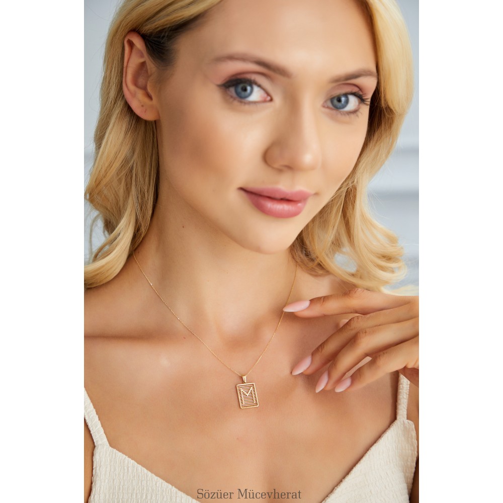 KARE HARF ALTIN KOLYE