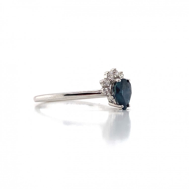 Yanı Pırlanta Taşlı Damla Safir Yüzük