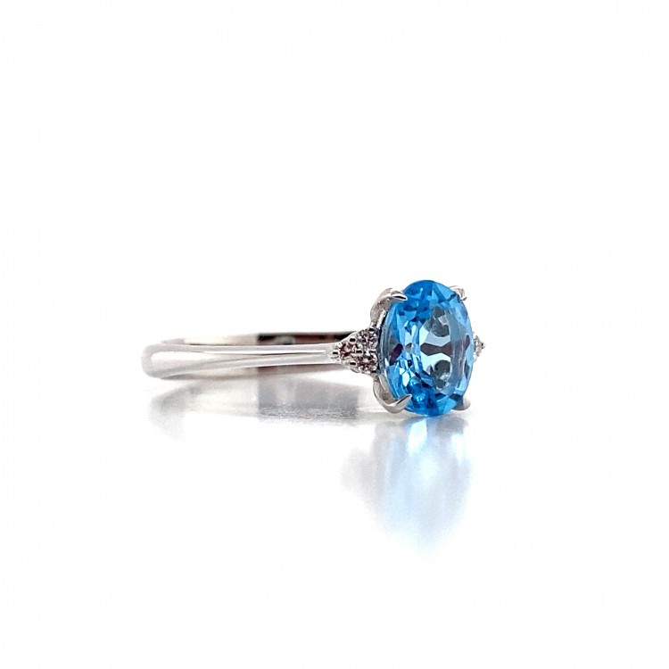 Yanı Pırlanta Taşlı Oval Blue Topaz Yüzük